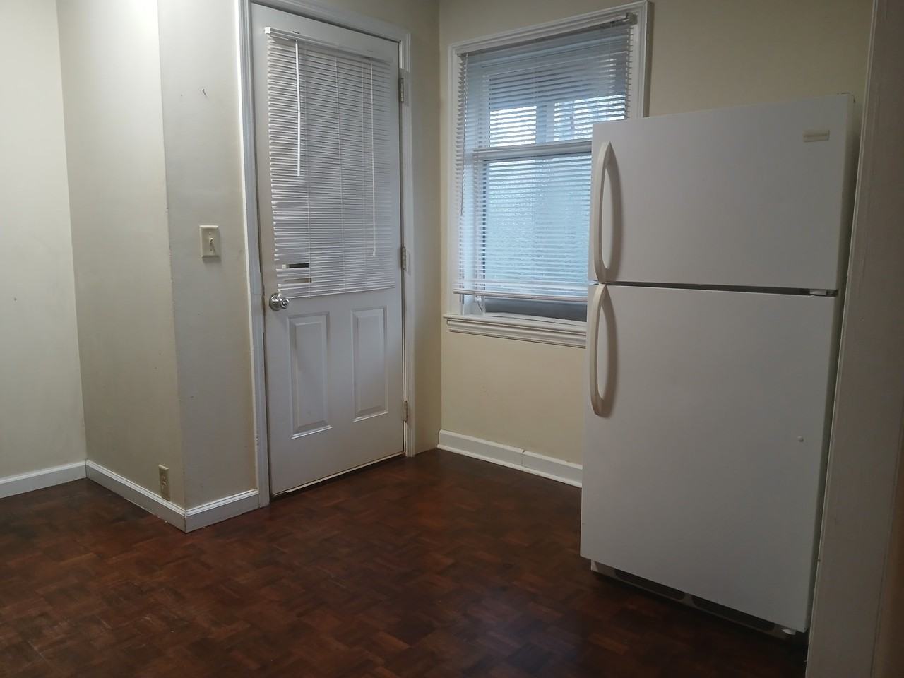 178 Chestnut Walk Dr #1 - Photo 3 of 7