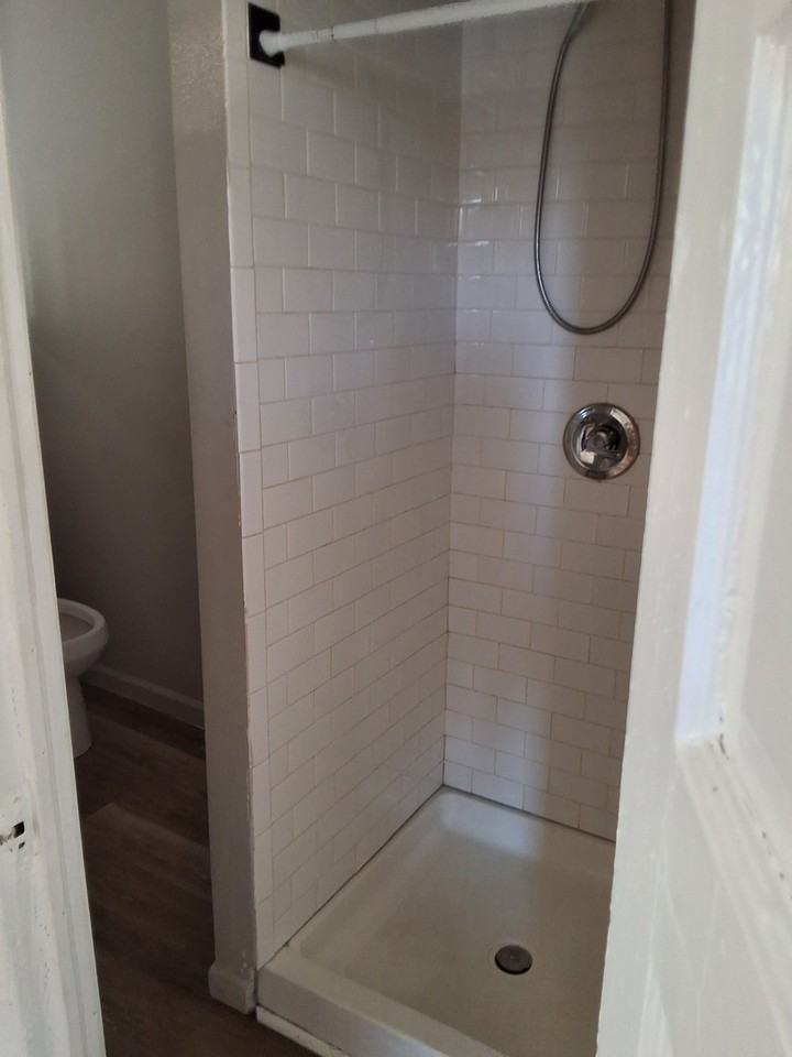 6 S Clinton St #6 - Photo 5 of 6