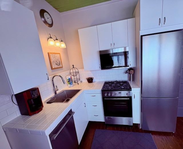 516 East Street - B #B - Photo 4 of 16