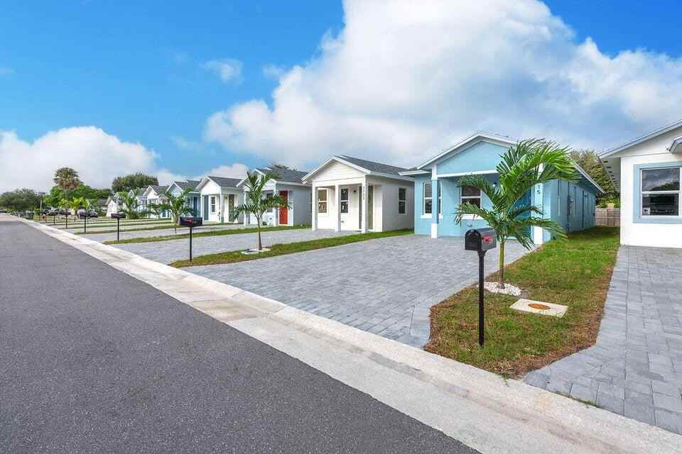 3514 Hiawatha Ave #1 - Photo 3 of 50