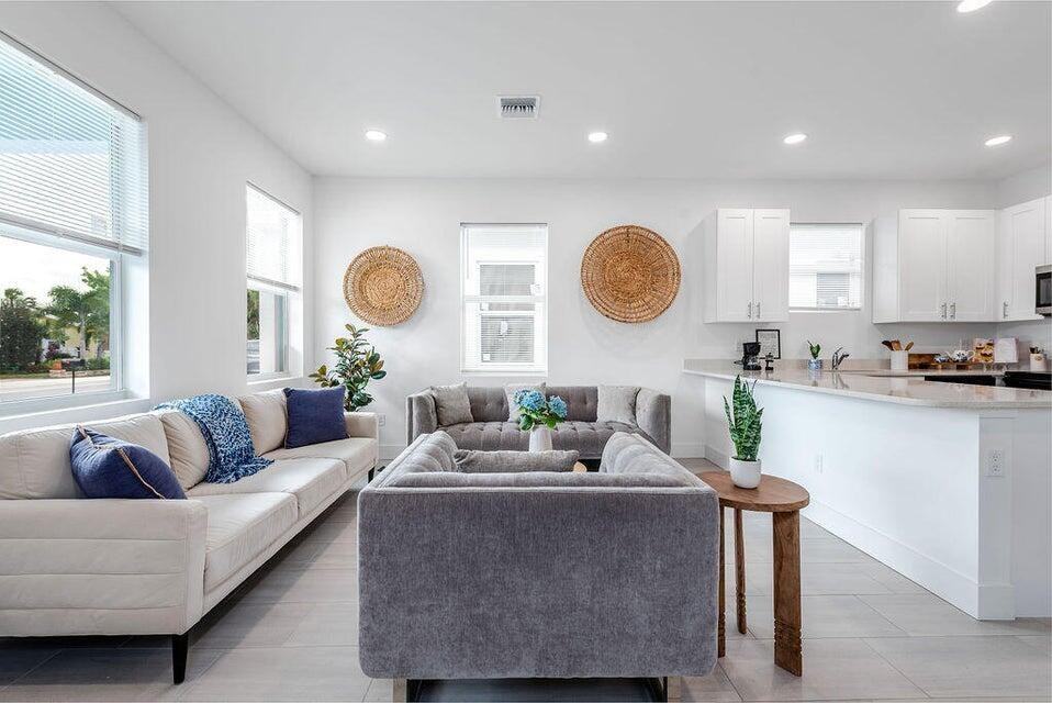 3514 Hiawatha Ave #1 - Photo 4 of 50