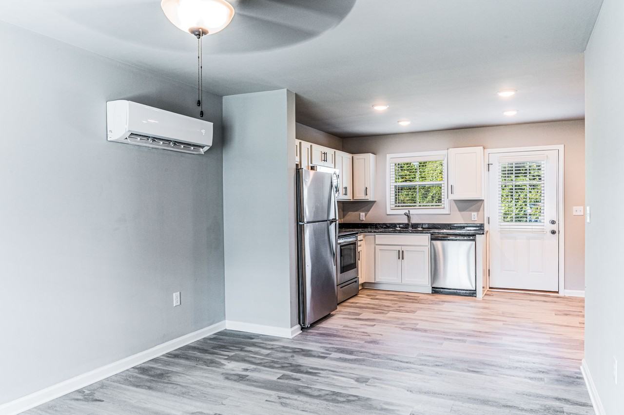 237 Whispering Hills Blvd #1 - Photo 5 of 32