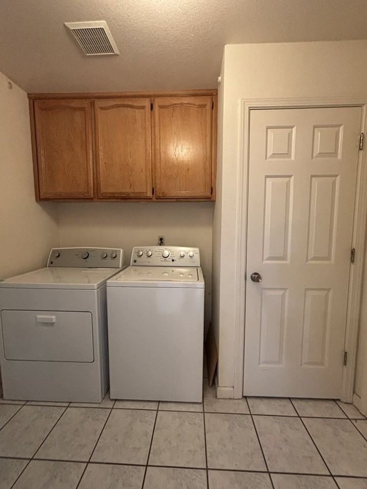 2266 Halsey Cir - Photo 7 of 33