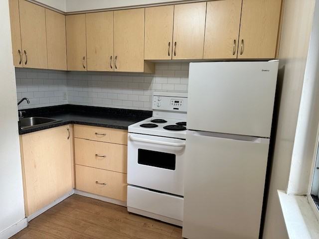 646 - 646 Admirals Rd #17 - Photo 2 of 13