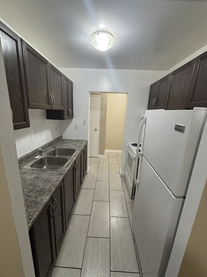 225 502-225 Old Carraige Drive #502 - Photo 4 of 13