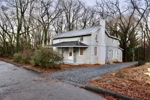 featured image of 634 W Bell St #1