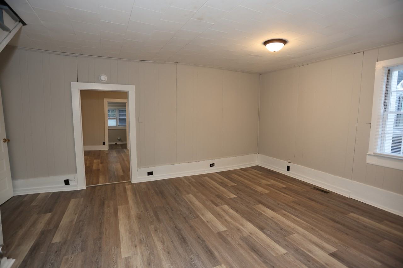 634 W Bell St #1 - Photo 4 of 19