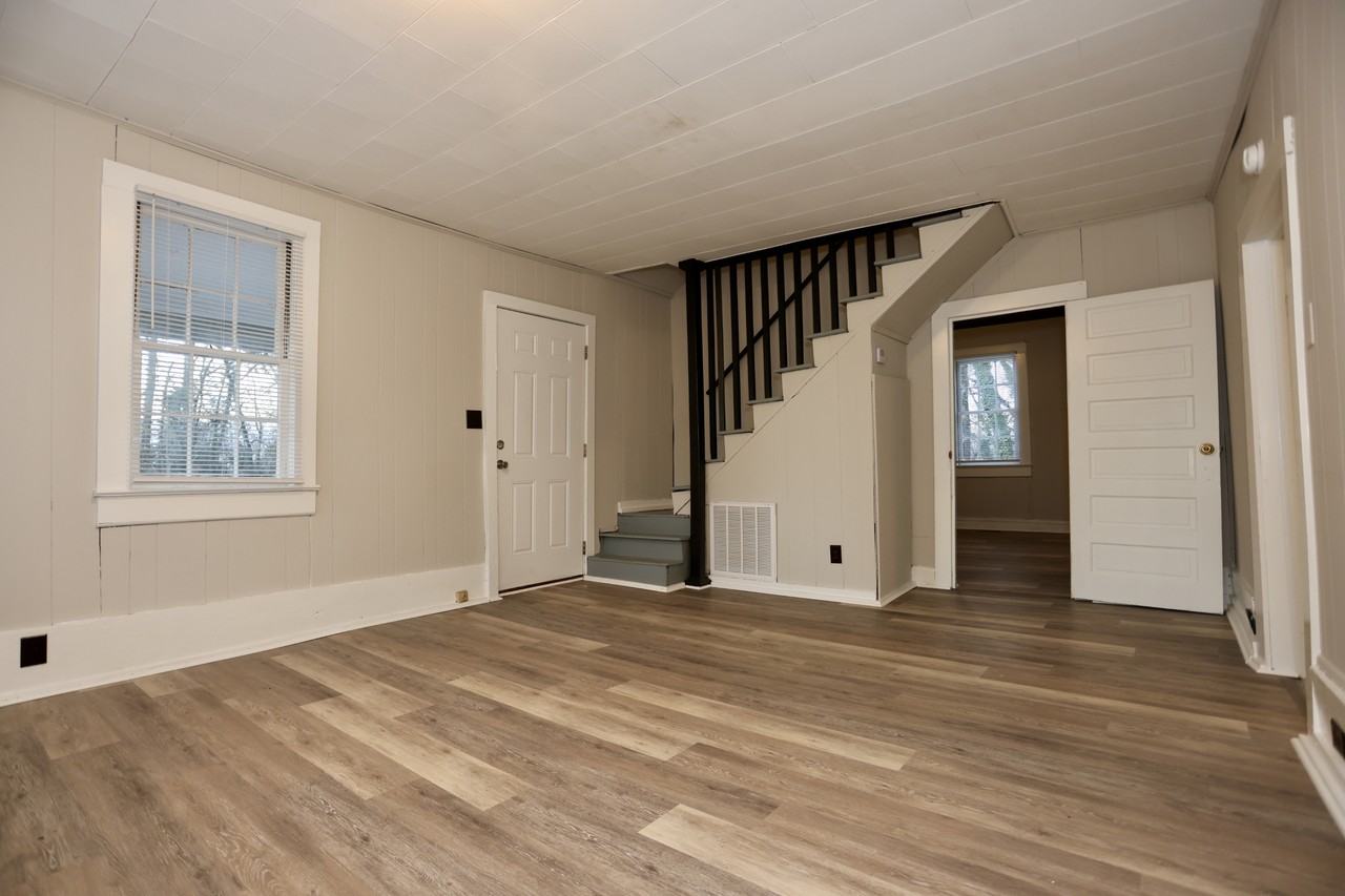 634 W Bell St #1 - Photo 5 of 19