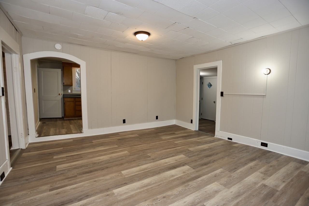 634 W Bell St #1 - Photo 7 of 19