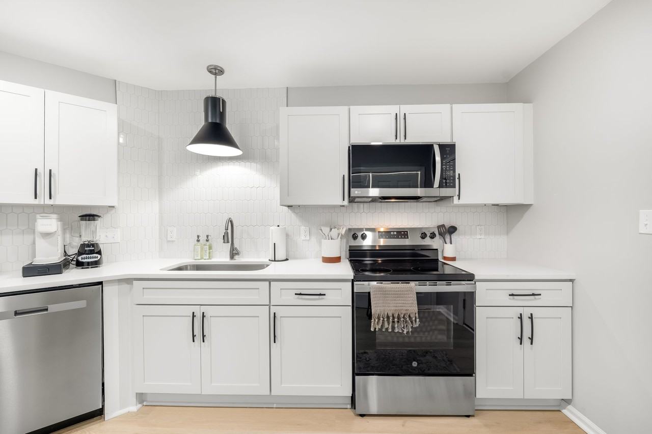 420 Alpha St #1 - Photo 6 of 30