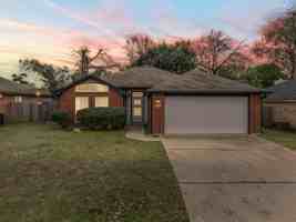 featured image of 4417 Briarwood Dr #1