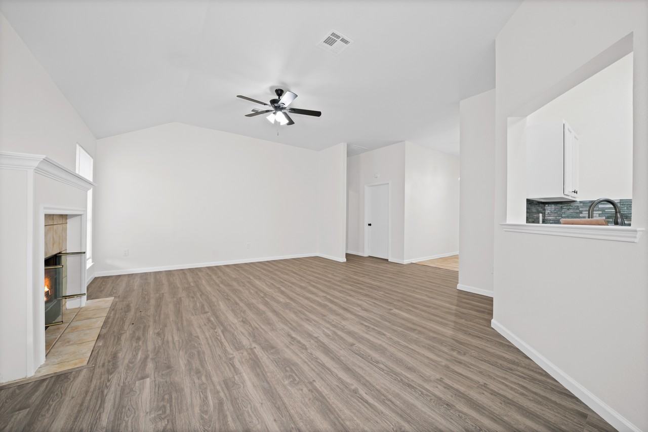 4417 Briarwood Dr #1 - Photo 6 of 24