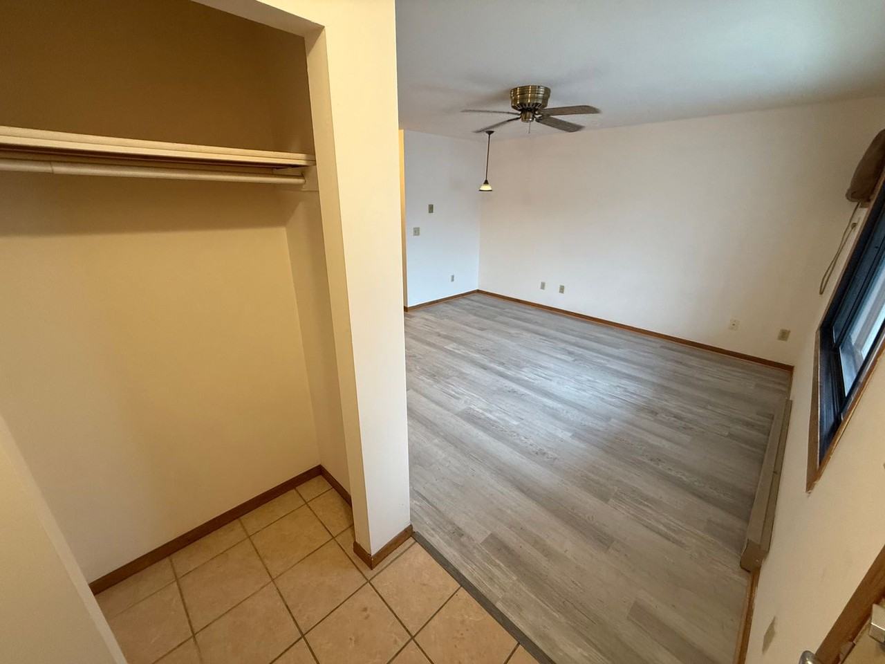 221 19th Ave Sw #5 - Photo 4 of 13