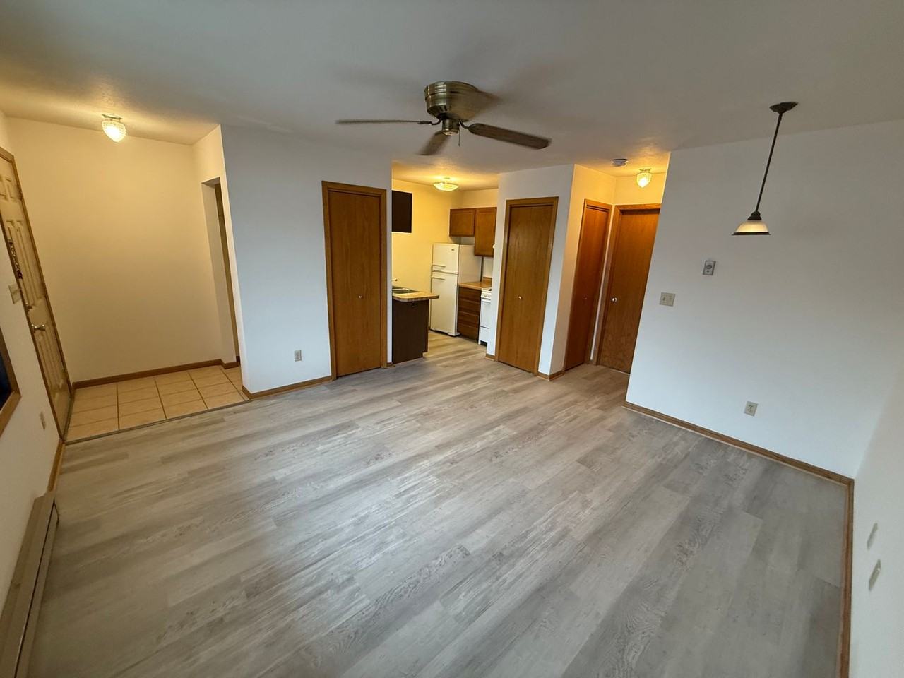 221 19th Ave Sw #5 - Photo 5 of 13