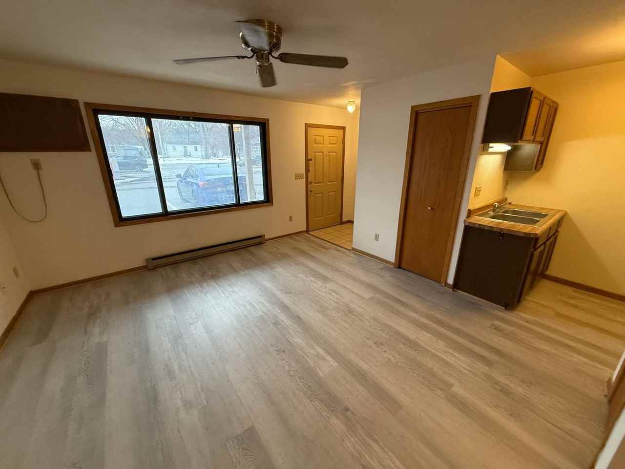 221 19th Ave Sw #5 - Photo 6 of 13