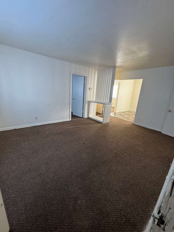 8023 W Thurston Ave #1 - Photo 2 of 5