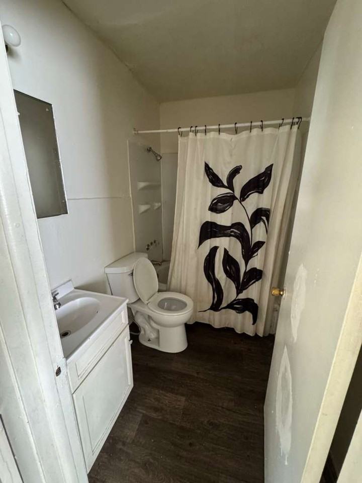 8023 W Thurston Ave #1 - Photo 3 of 5