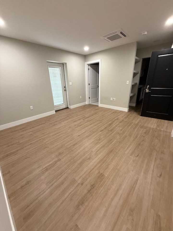 1910 Springfield Rd - Photo 4 of 10