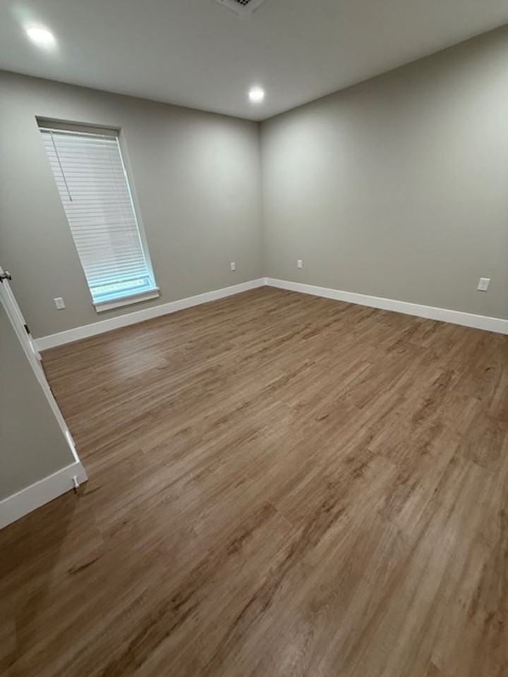 1910 Springfield Rd - Photo 5 of 10