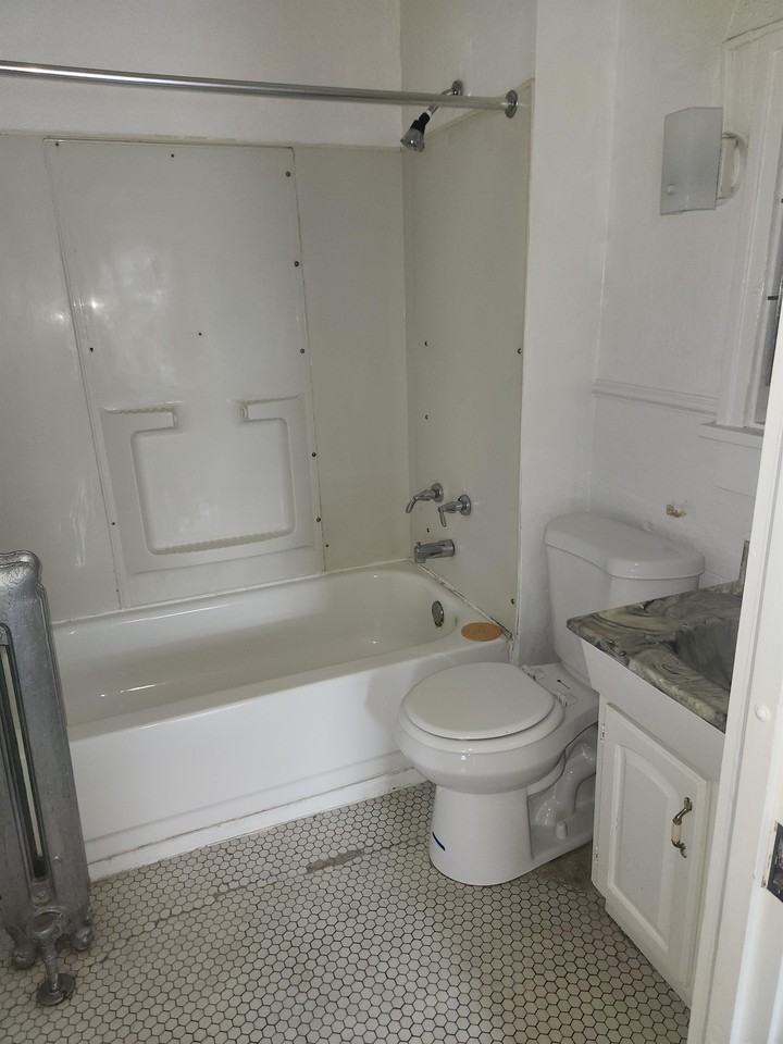 612 Rex Ave Ne #3 - Photo 3 of 7