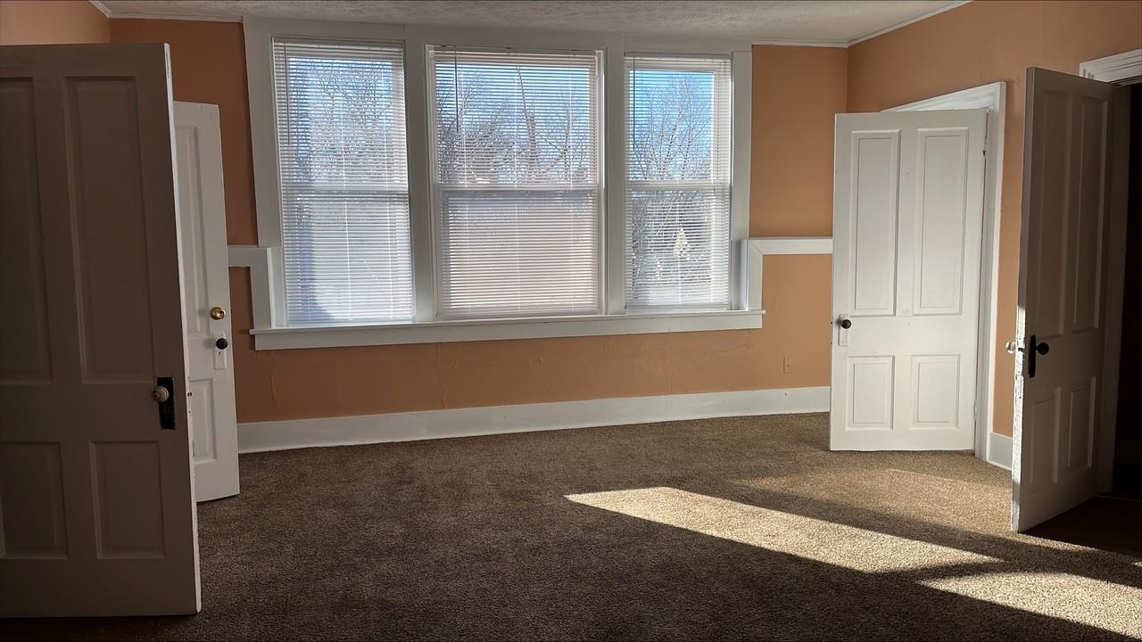 423 E Keys Ave #3 - Photo 2 of 9