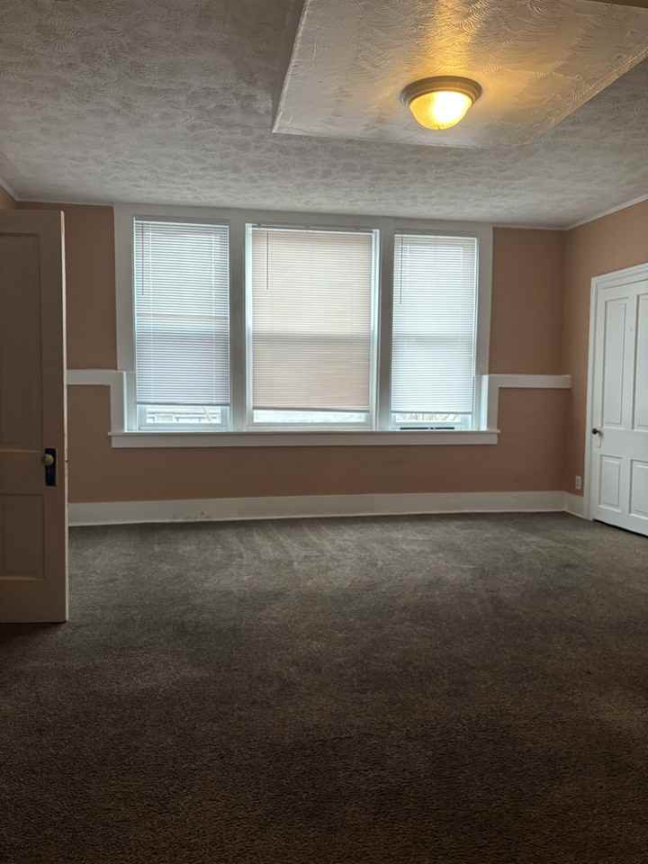 423 E Keys Ave #3 - Photo 6 of 9