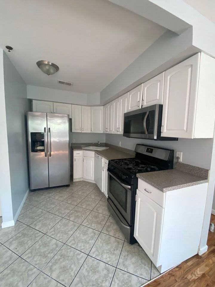 812 - OM-812 New York Avenue LLC - Photo 5 of 19