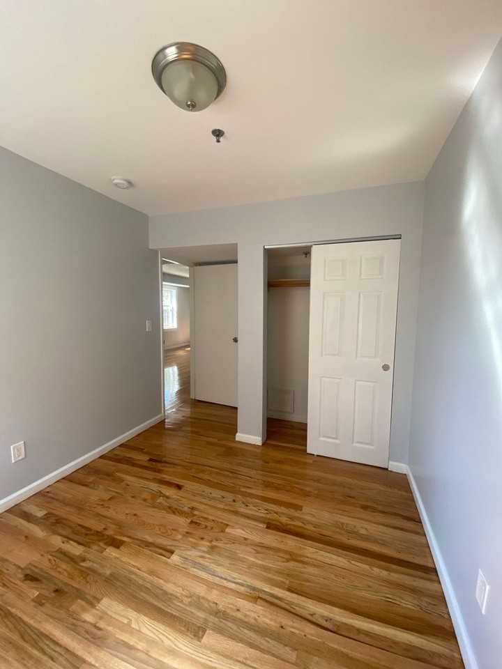 812 - OM-812 New York Avenue LLC - Photo 7 of 19