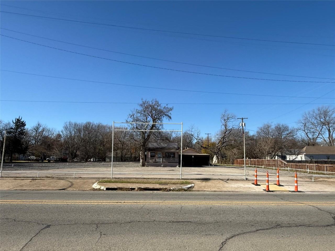 519 S Armstrong Ave #1 - Photo 2 of 10