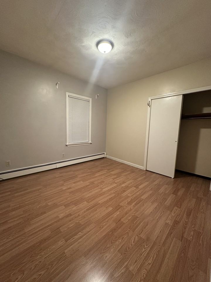 111 Oak St #1 - Photo 4 of 10