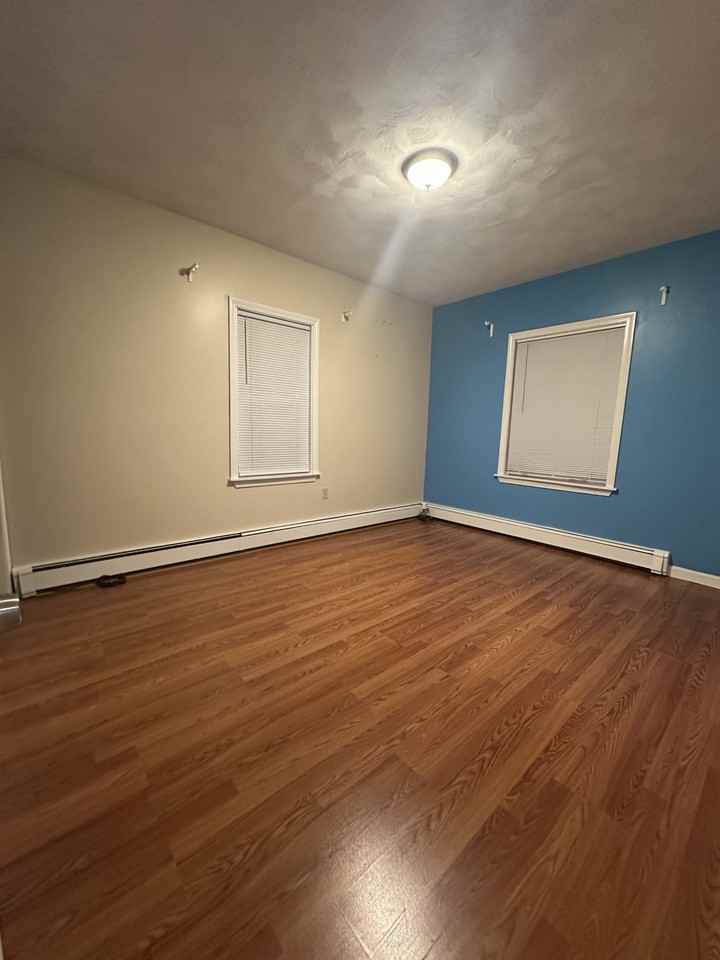 111 Oak St #1 - Photo 5 of 10