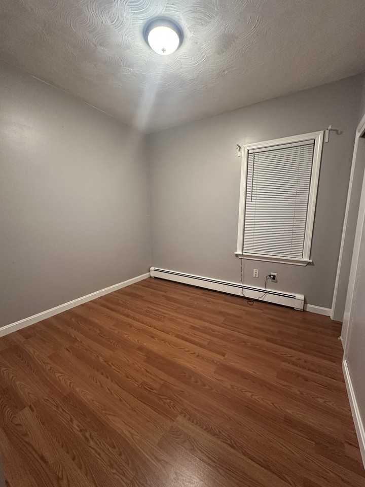 111 Oak St #1 - Photo 6 of 10