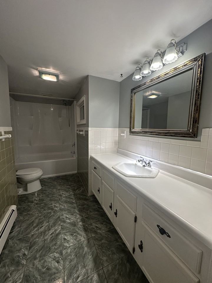 111 Oak St #1 - Photo 7 of 10