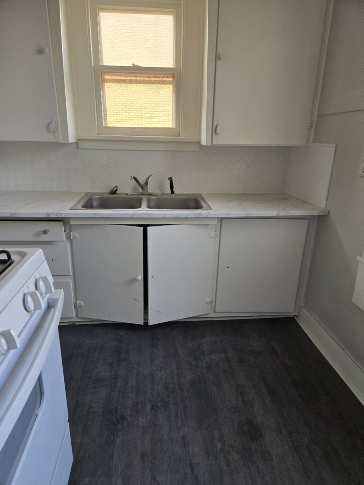 1918 18th St #A - Photo 7 of 10