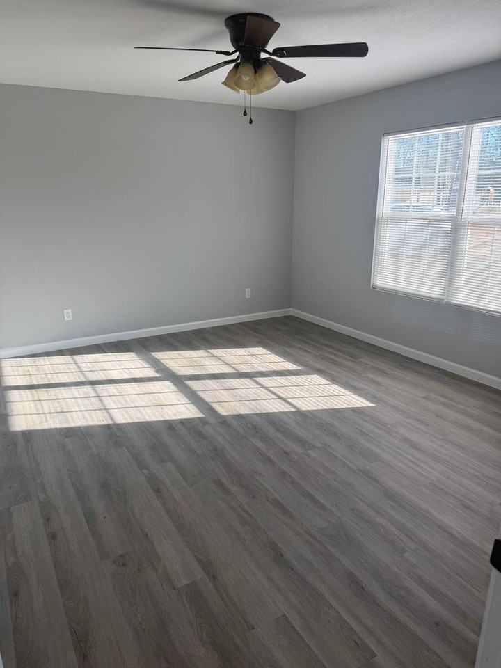 178 Hunington Cir - Photo 5 of 34