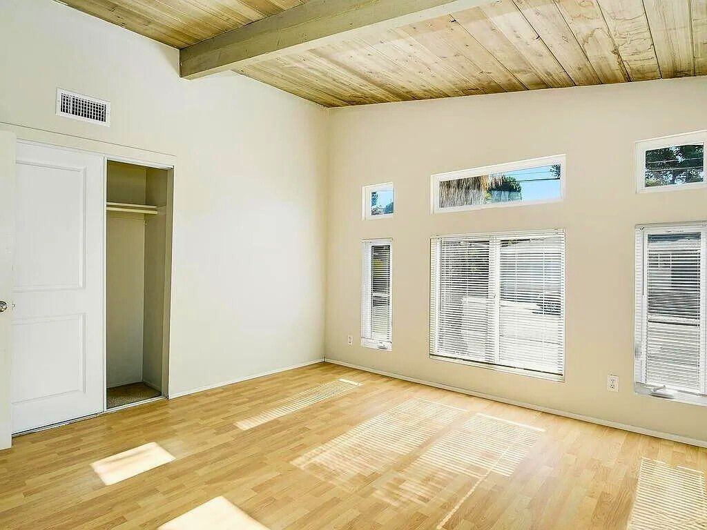 5442 Baja Dr #1 - Photo 4 of 24