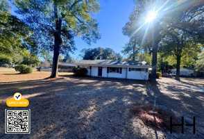 featured image of 132 Frances St #1