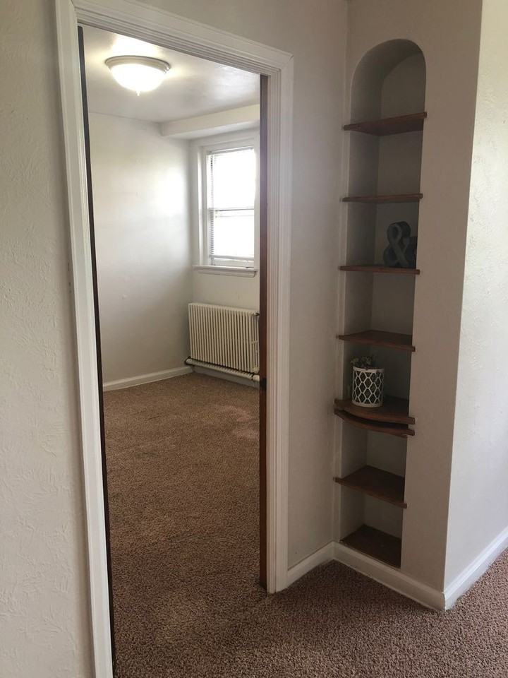 1834 1st Ave NE - Photo 2 of 24