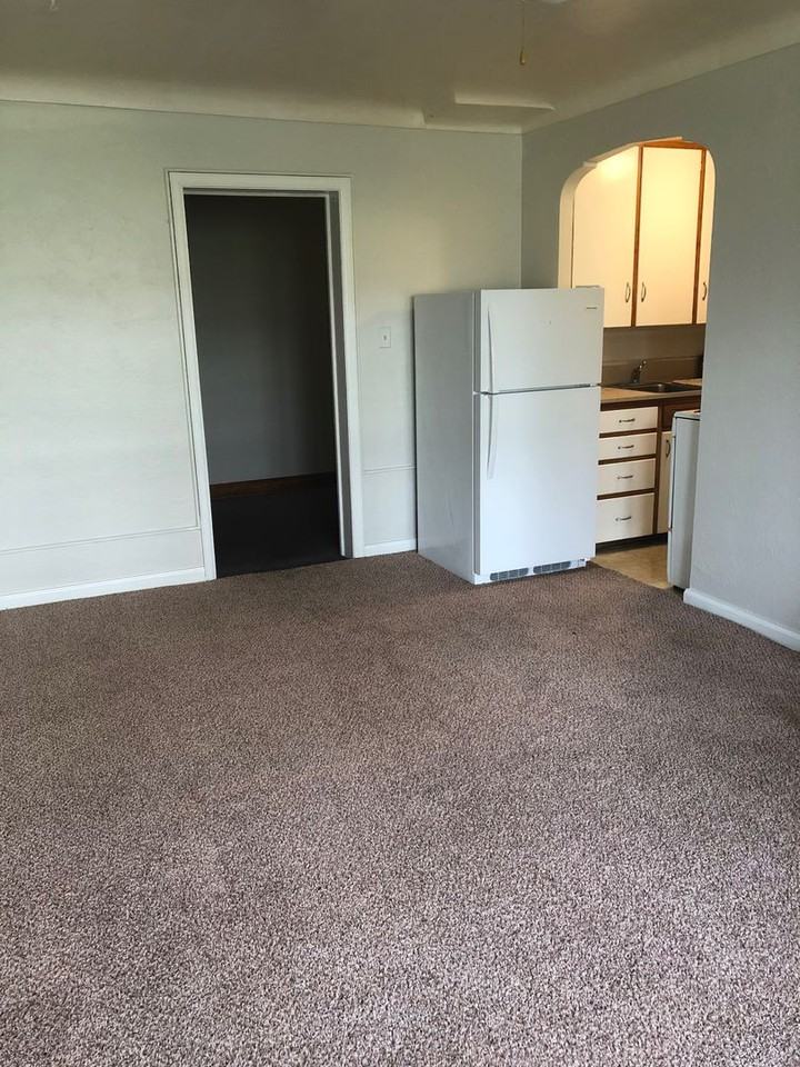 1834 1st Ave NE - Photo 4 of 24