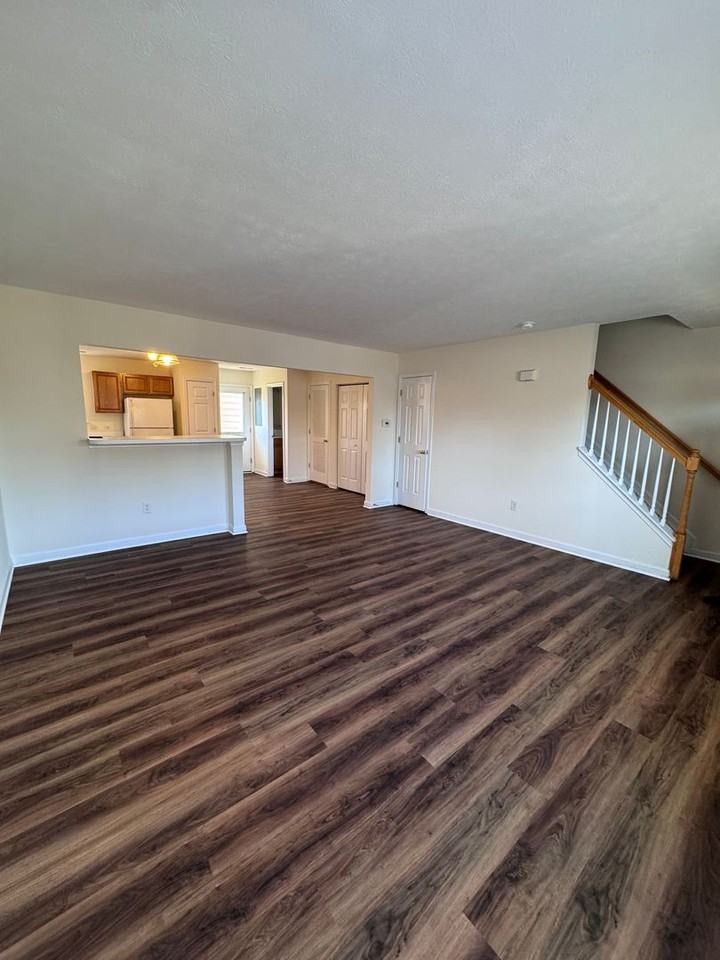 1295 Old Richmond Cir - Photo 2 of 13