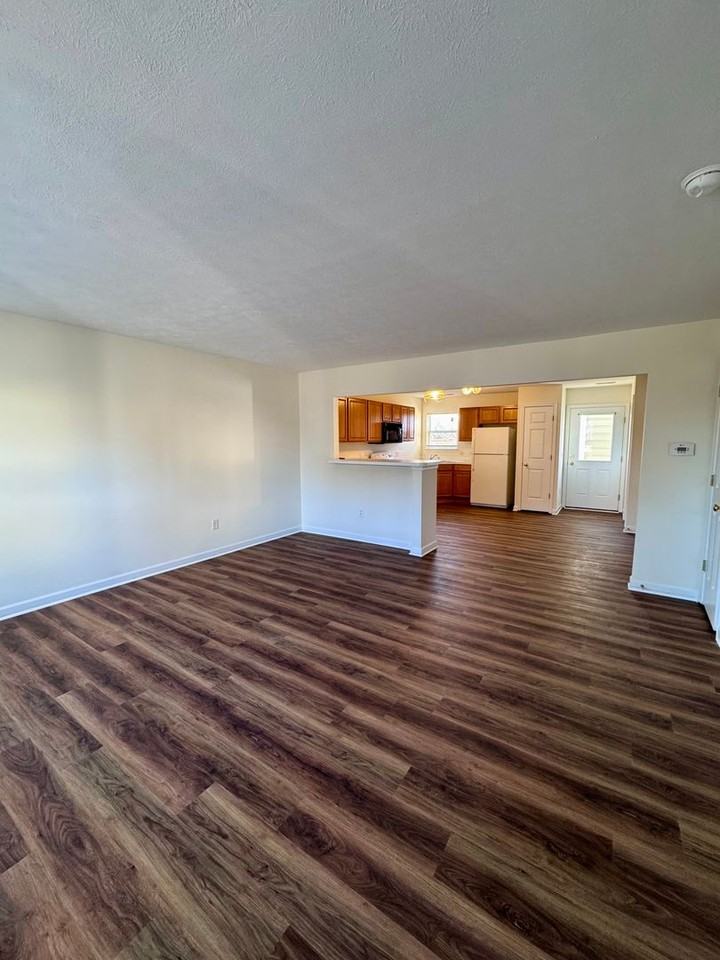 1295 Old Richmond Cir - Photo 3 of 13