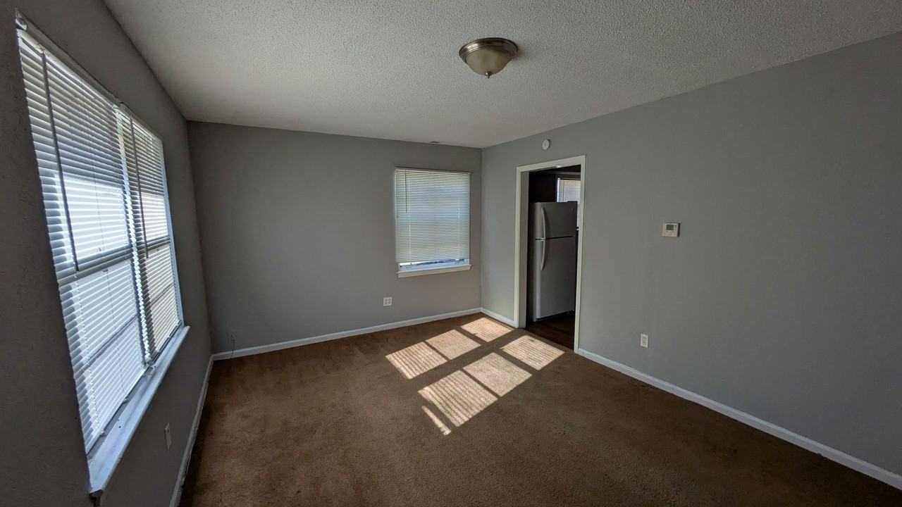 4822 Woodend Ave - Photo 2 of 8