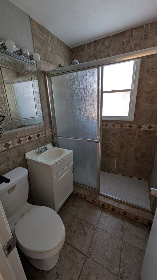 4822 Woodend Ave - Photo 6 of 8