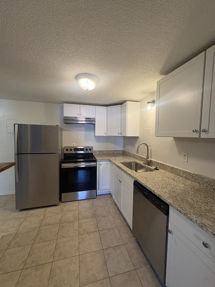 80 Damon Rd #1109 - Photo 3 of 9