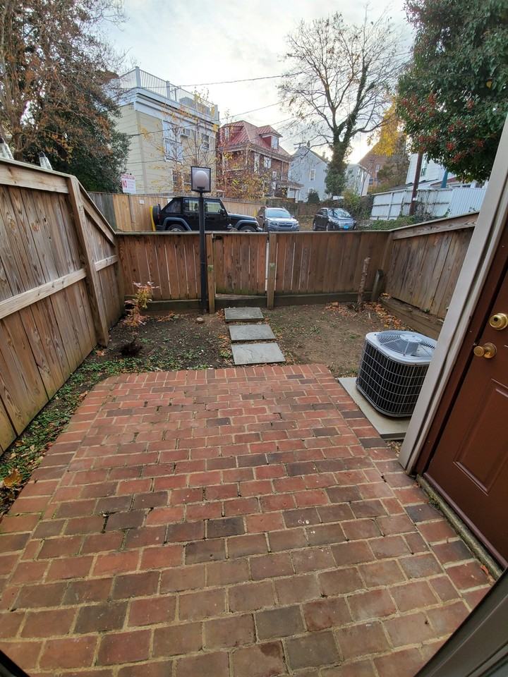 159 King George St #1 - Photo 6 of 10