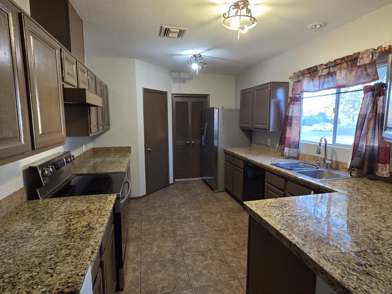 1220 E Campbell Ave #1 - Photo 2 of 22