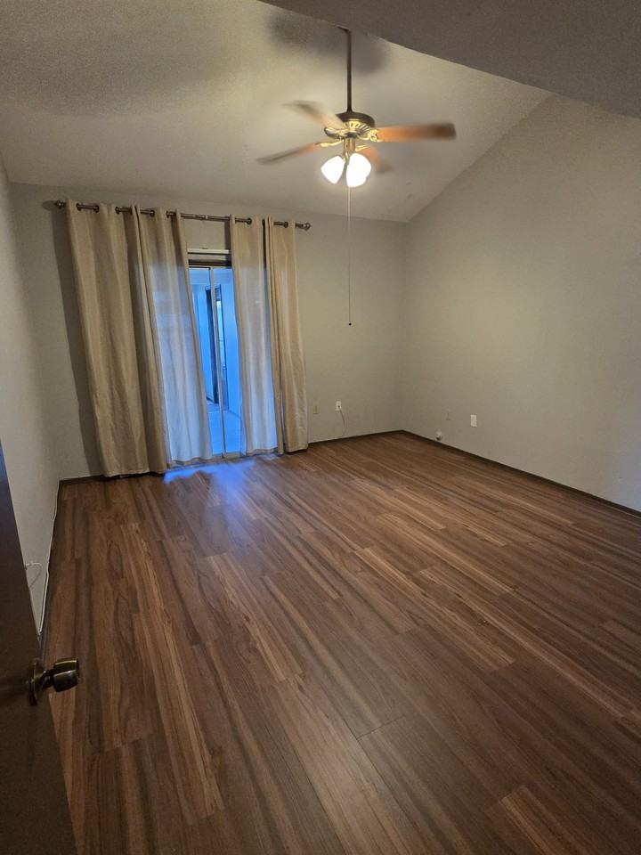 1220 E Campbell Ave #1 - Photo 6 of 22