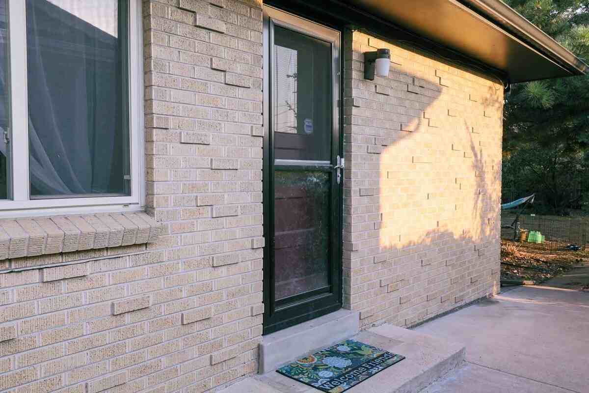 6659 Upham Dr Bsmt #2 - Photo 2 of 15