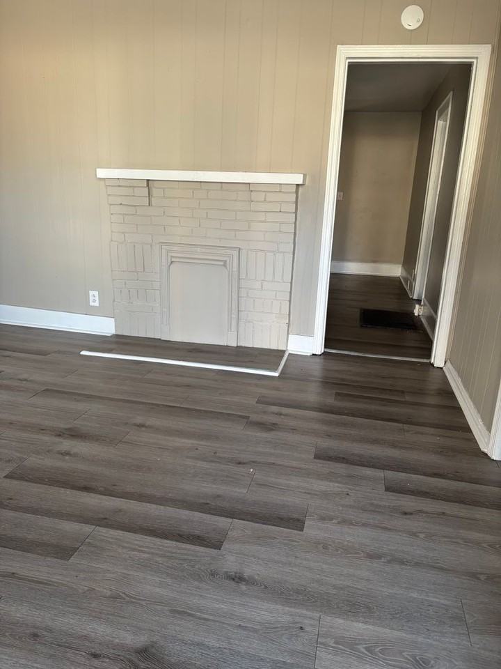 2106 Allin St - Photo 3 of 5