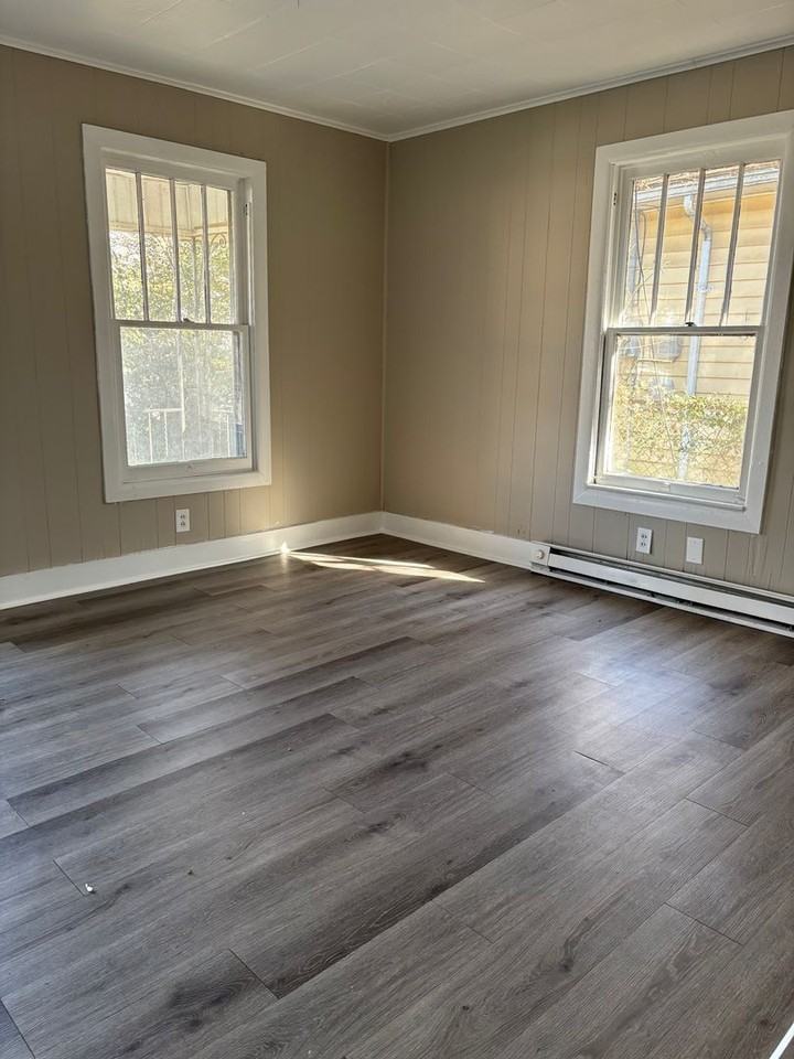 2106 Allin St - Photo 4 of 5